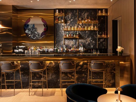 Dorsett Melbourne hotel bar image