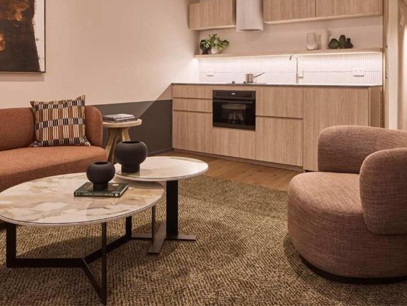 Rydges Melbourne hotel-room-living-room image