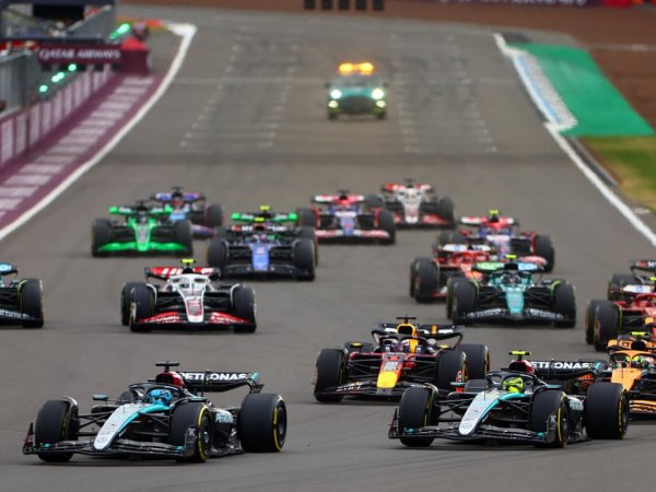 British Formula 1 Grand Prix ticket package for F1 British Formula 1 Grand Prix ticket package for Formula 1 fansfans with Grandstand options, hotel, travel and more. Watch F1 at Silverstone with Gullivers Sports Travel 
