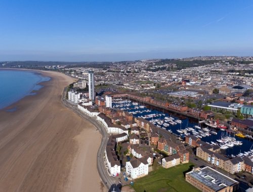 Hotel in SwanseA to watch Edinburgh rugby with Gullivers Sports Travel