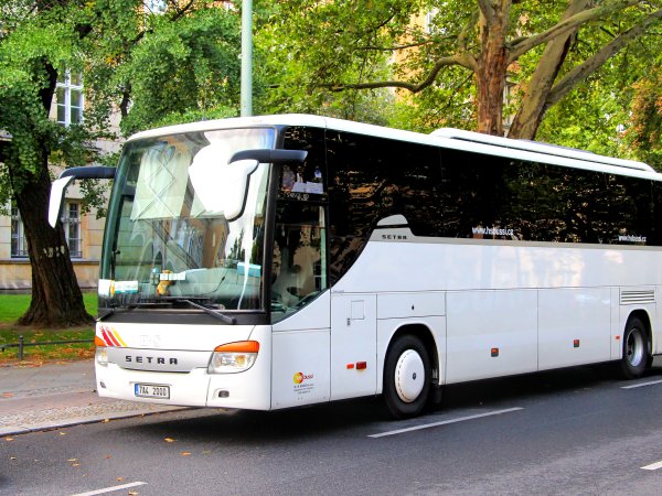 Real Madrid v Elche – Shuttle service