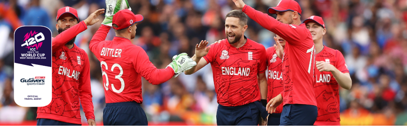 England cricket players celebrating 