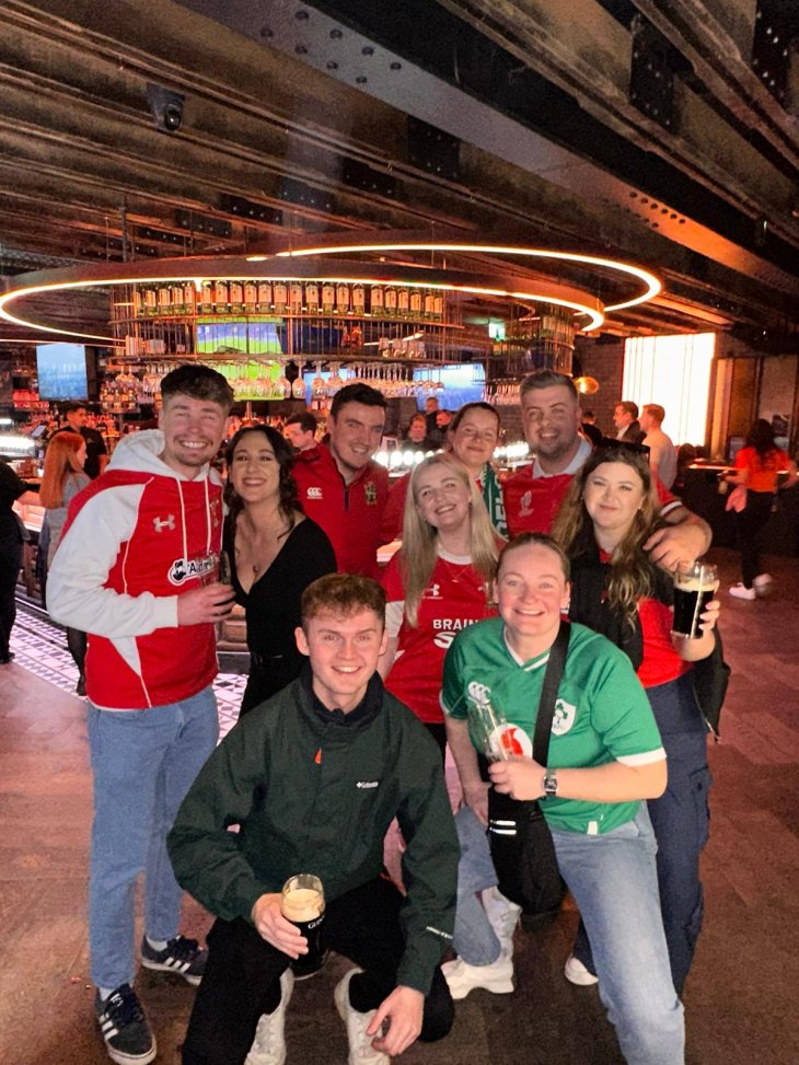 Gullivers staff in a pub- Dublin