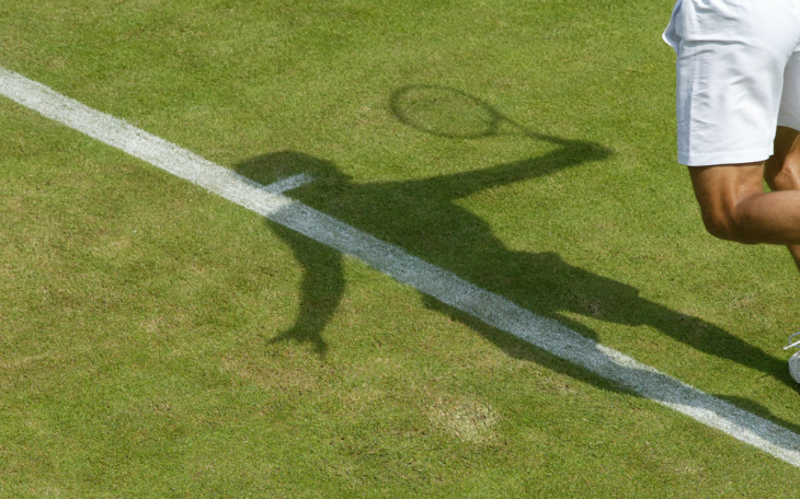 Tennis serve at Wimbledon