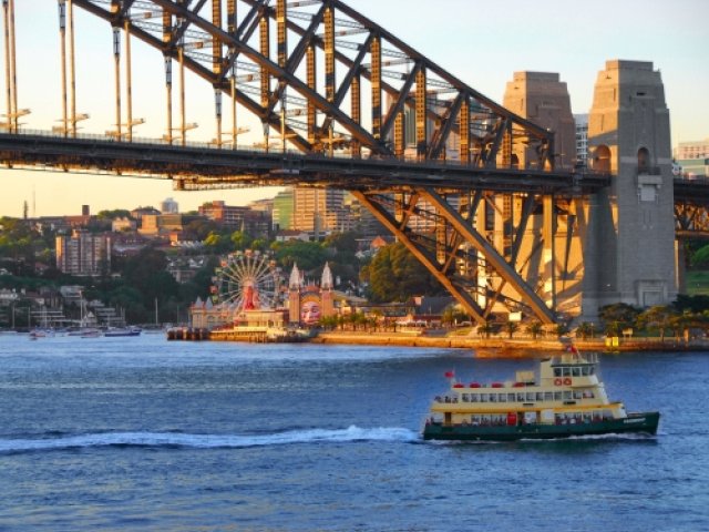 Sydney Harbour Sunset Dinner Cruise image
