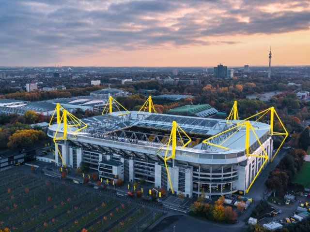 Borussia Dortmund ticket packages for Bundesliga football fans to watch BVB live at the Signal Iduna Park image