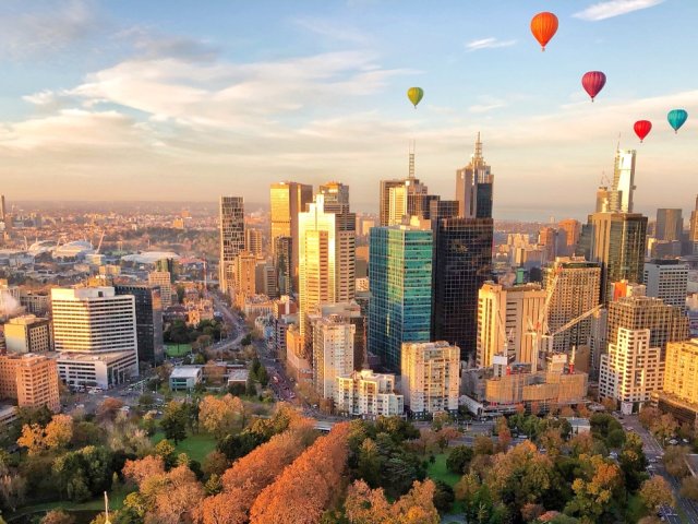 The 2025-26 NRMA Insurance Ashes Series Official Ticket Package to watch the 3rd & 4th Tests – Googly – Green image