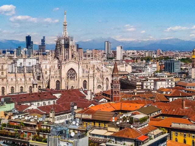 AC Milan hotel and ticket match breaks - 2025-26 season