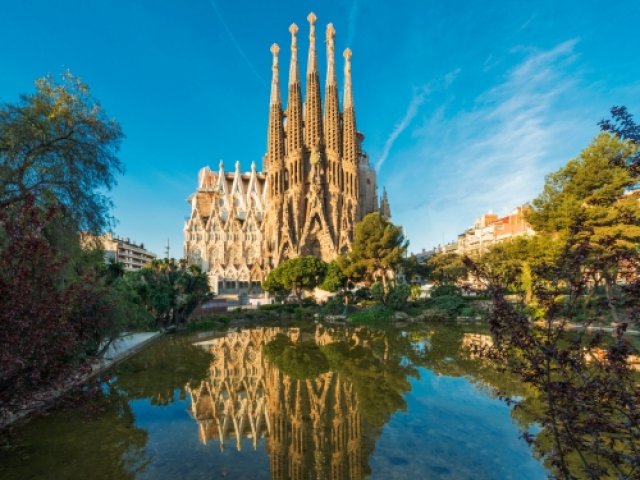 Spanish Formula 1 Grand Prix ticket and hotel options - image