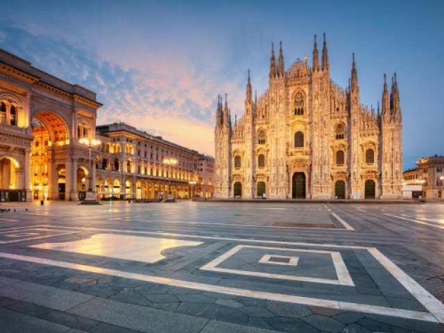 Italian Formula 1 Grand Prix Monza ticket package with hotel in Milan - image