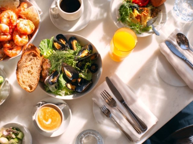 Book Sydney New Years Eve Jordons Seafood with Gullivers Sports Travel - image