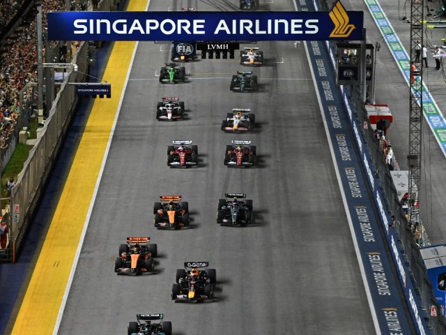Official 2026 F1 Singapore Grand Prix ticket and accommodation packages with Gullivers Sports Travel