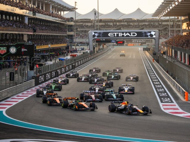 Abu Dhabi Formula 1 Grand Prix ticket packages - Book Yas Marina F1 tickets with Gullivers Sports Travel image