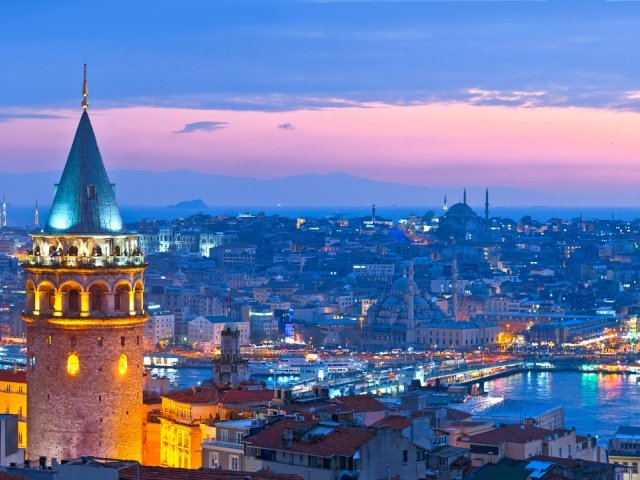 Book the Turkish Formula 1 Grand Prix ticket package grandstand options and hotel for F1 fans