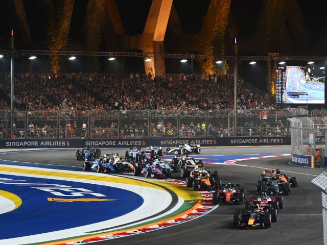 Book Official Singapore F1 Tickets, Travel and Accommodation packages with Gullivers Sports Travel 