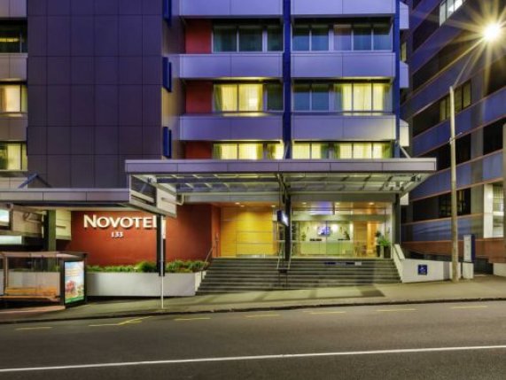 Novotel Wellington New Zealand - Hotel Entrance