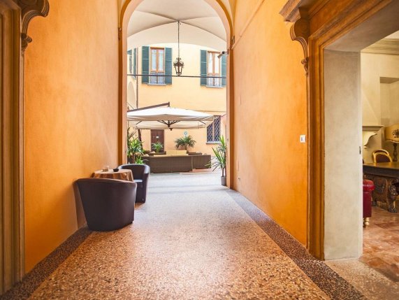 Hotel Cavour Bologna Italy hallway