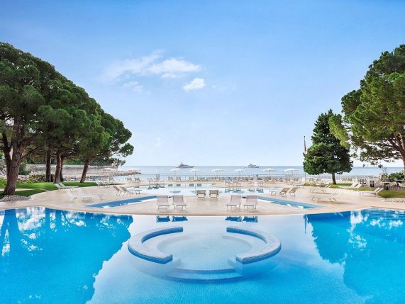 Hotel in Monte Carlo Le Meridien Beach Plaza pool
