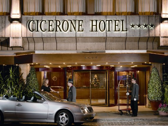 Hotel Cirerone exterior 