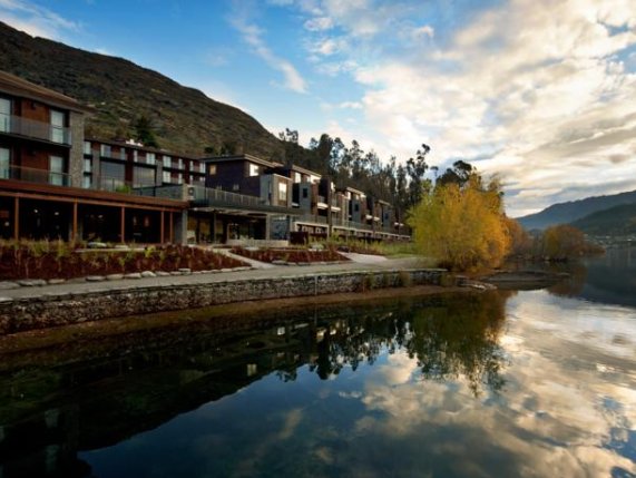 Hilton Queenstown Resort and Spa exterior 