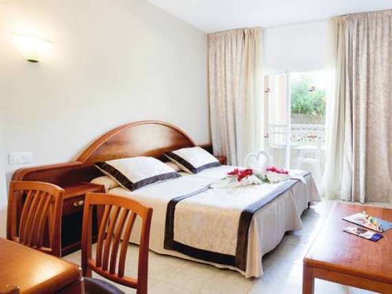 Aparthotel standard room 