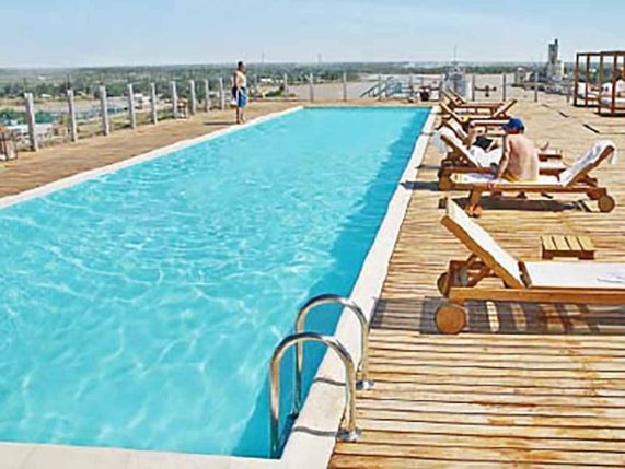 Hotel Los Silos pool area 