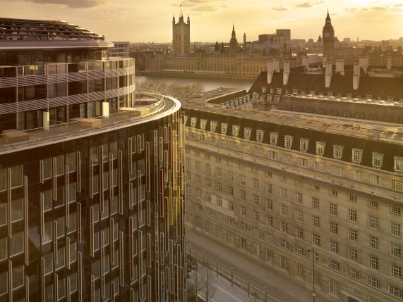 Park Plaza Westminster bridge exterior 