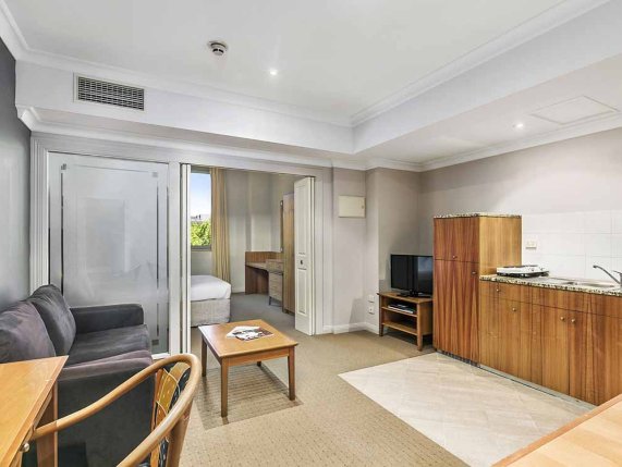 Quest on King William studio apartment 